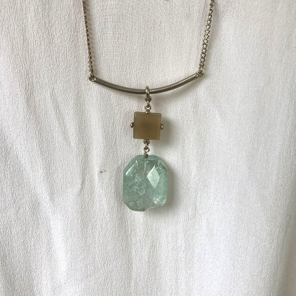 Chicos Long Gold Tone Necklace Chunky Green Translucent Pendant Boho Festival - Picture 7 of 8